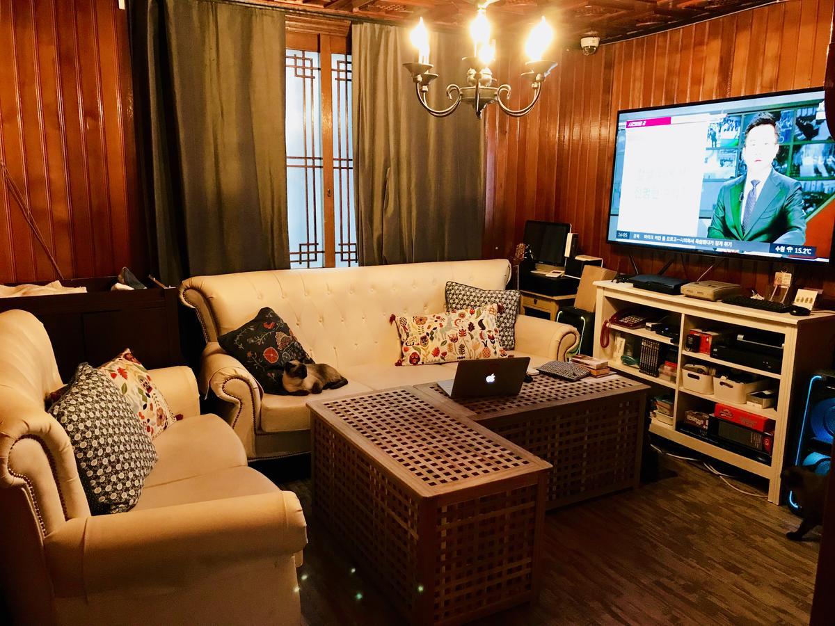 Avocado Guesthouse Seoul Exterior photo